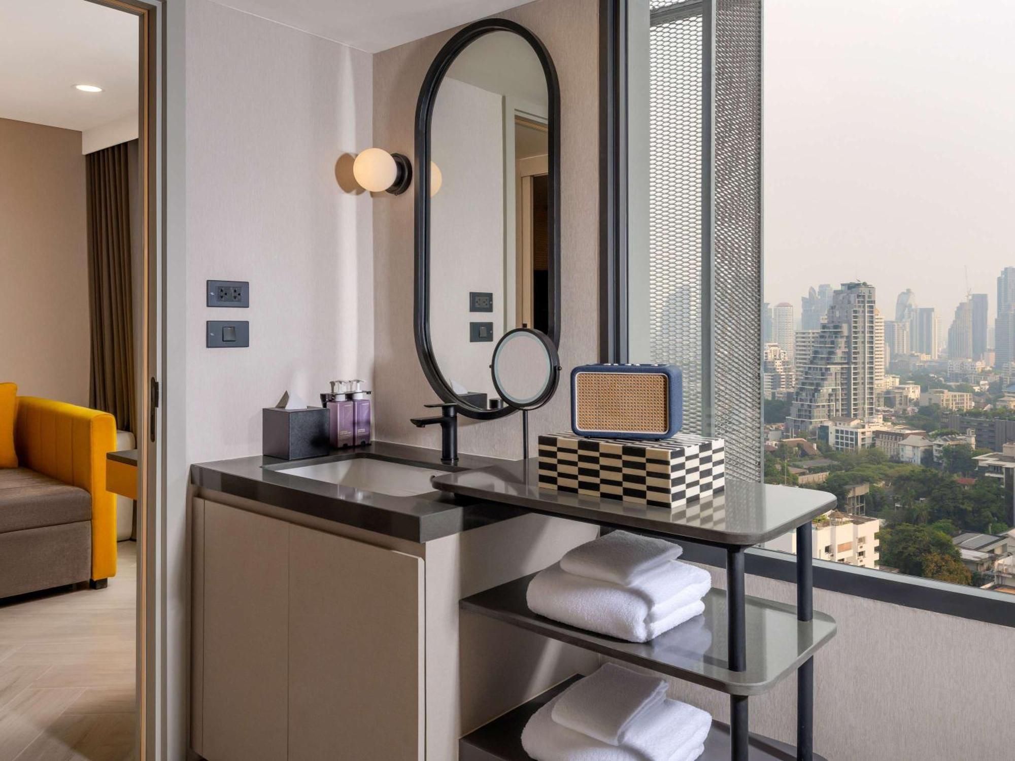 Tribe Living Bangkok Sukhumvit 39 By Accorhotels Экстерьер фото