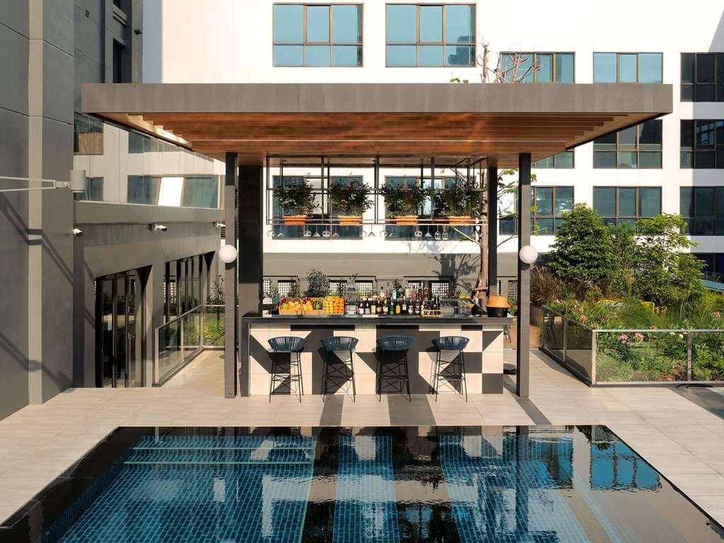 Tribe Living Bangkok Sukhumvit 39 By Accorhotels Ресторан фото